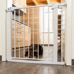 Barrera Blanca TIAKI Con 7 Cm De Extensión Para Perros 13 Barrera Blanca TIAKI Con 7 Cm De Extensión Para Perros -Trixie Tienda De Ventas 334597 tiaki dog gate white fg 8184 1